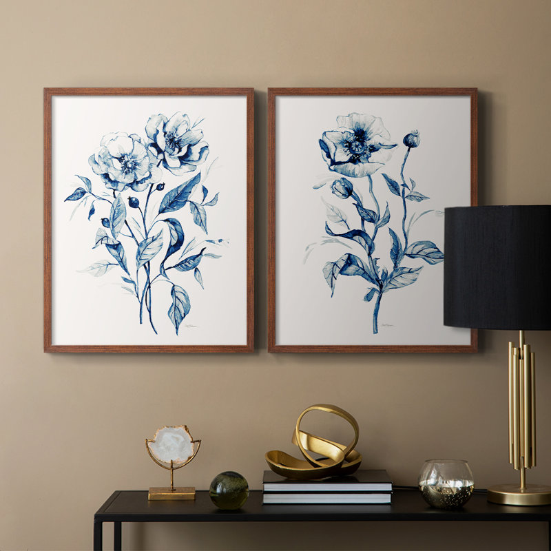 «Indigo Wild Roses I», reproduction encadrée de qualité supérieure - prête à être accrochée - aucun clou requis - aucun clou requis