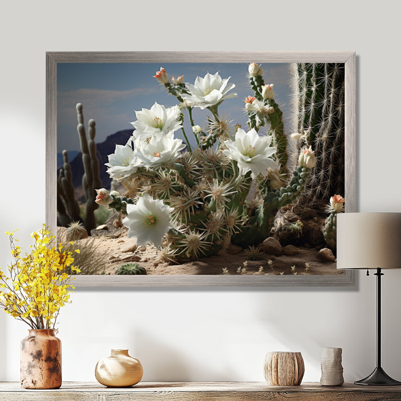 «Malaina White Green Cactus Desert Blooms - Cactus», reproduction sur toile, Toile tendue, H 24 po x l 32 po x P 1 po