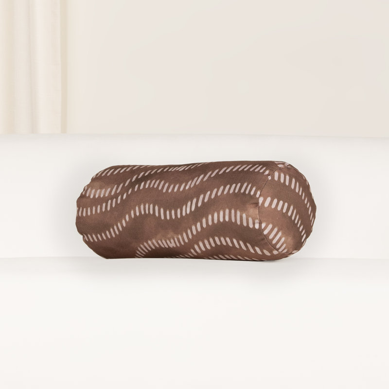 Coussin décoratif Linear Drift, Rust, Traversin 21 po x 8 po, polyester