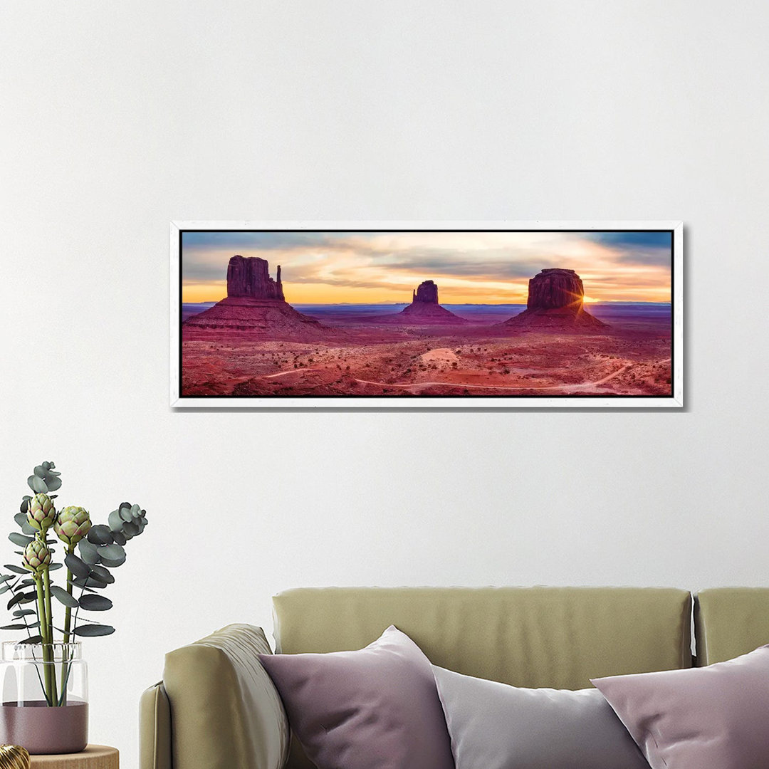 Sonnenaufgang Monument Valley Navajo Tribal Park von Susanne Kremer - Panorama-Galerie-verpackt Leinwand Giclée auf Lein...