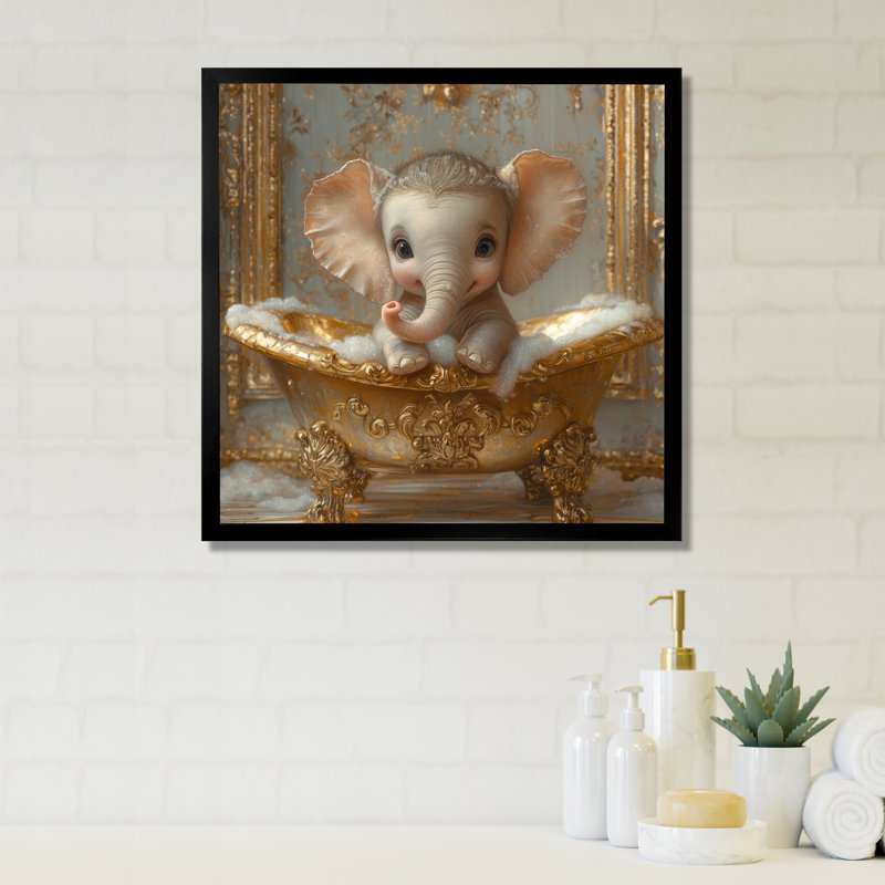 Kemarrion, un mignon éléphant assis dans une élégante baignoire dorée I - art mural de salle de bain, H 16 po x l 16 po