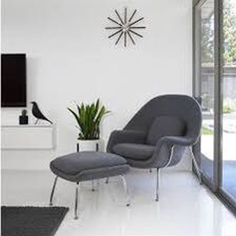 Chaise et repose-pieds