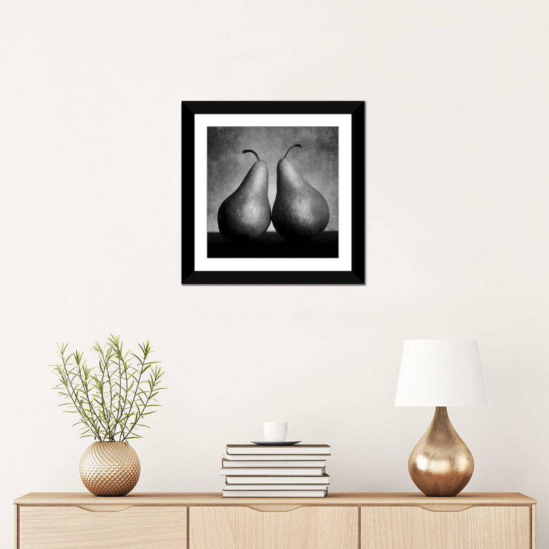 Reproduction de photo sur toile, "peras enamoradas" par moises perception, Papier d'art encadré noir, Blanc