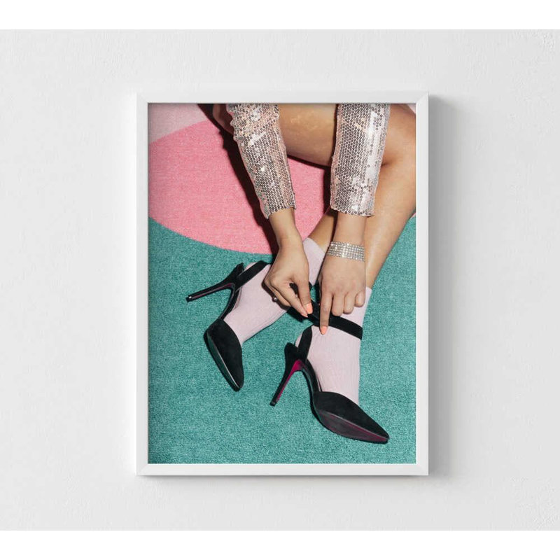 «Black Heels», reproduction d'art chic, Impression encadrée sans passe-partout, H 10 po x l 8 po, Blanc