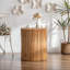 Table d'appoint cylindrique avec texture en relief vertical - style rétro