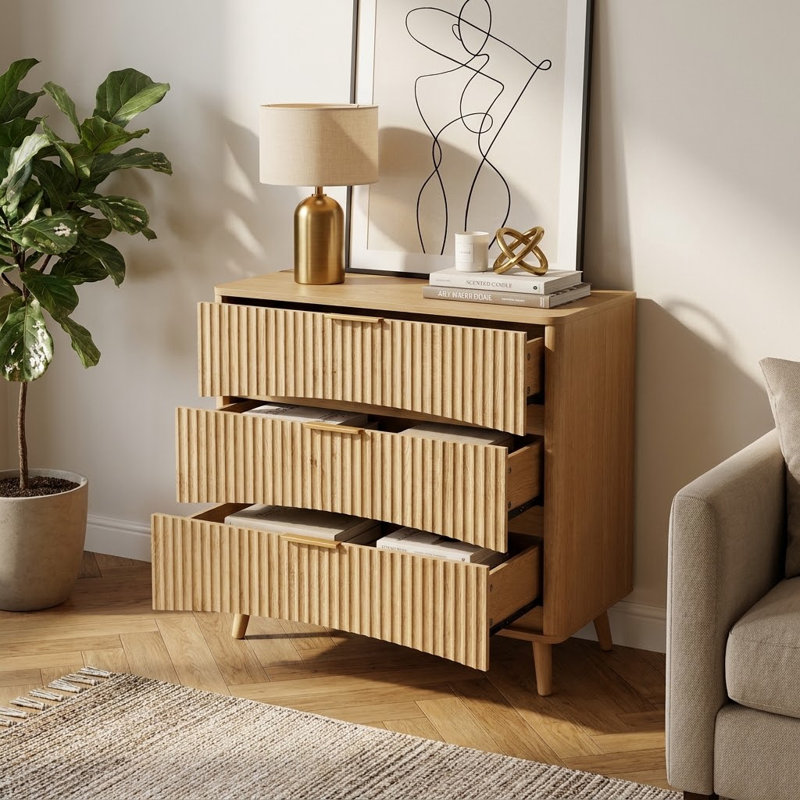 31.5" W Fluted 3-Drawer Dresser
