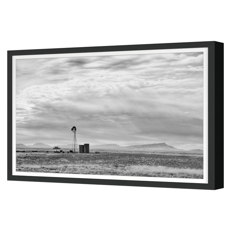 «Fall 2022 The Windmill», impression encadrée sur papier par Jean Cornell, H 30 po x l 45 po, Cadre simple noir