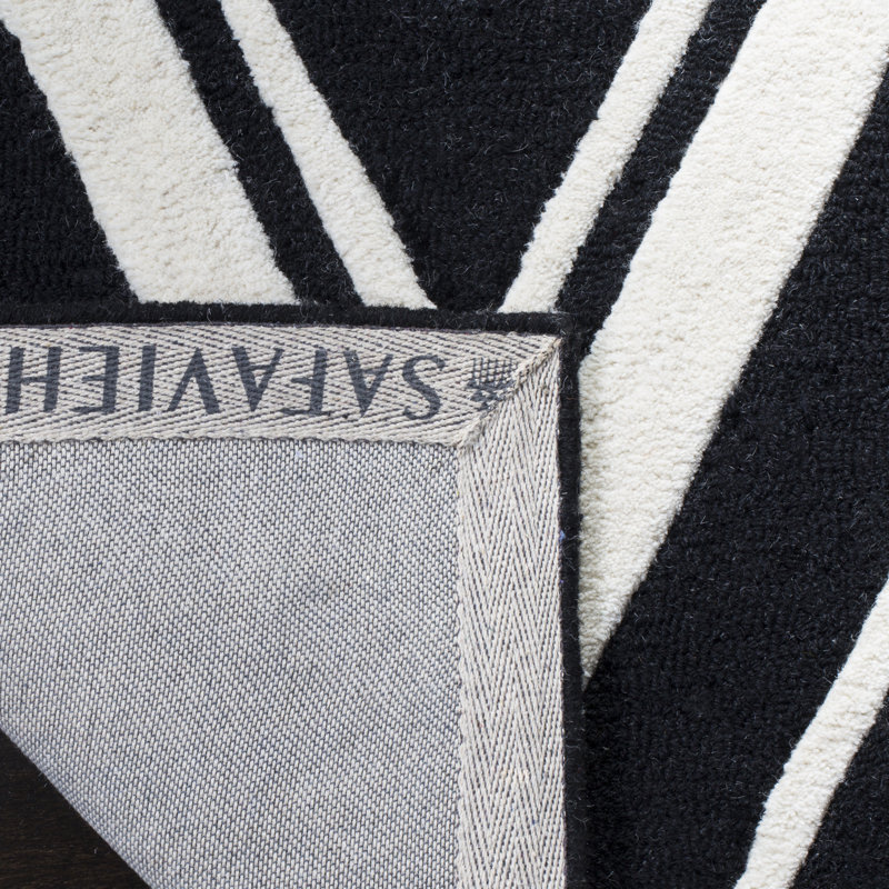 Stephen Chevron Wool Hand Woven Area Rug, Rectangle 183 x 274 cm