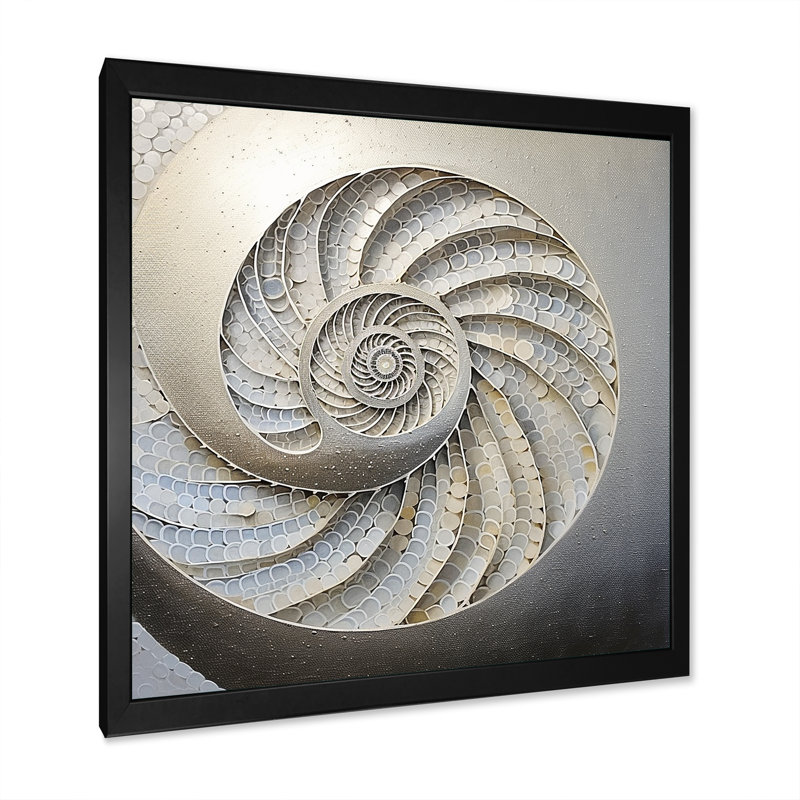 «Silver Swirl Shell Fish I», reproduction sur toile, Cadre simple noir, H 24 po x l 24 po x P 1 po