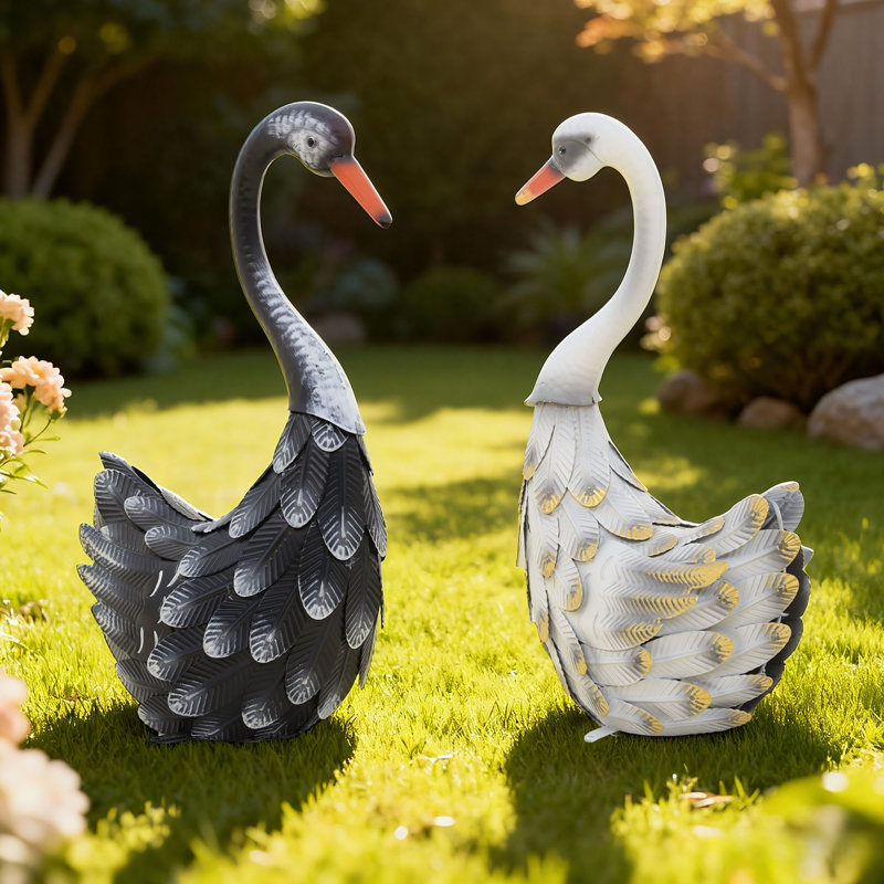 Ensemble de 2 statues de cygne en métal 19 po avec piquets de sol, noir mat et blanc (ensemble de 2)