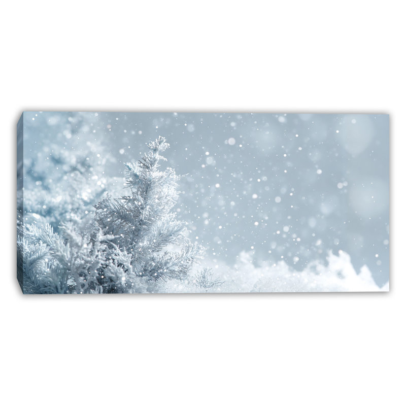 Art mural sur toile Frosted Pine Meadow, 20 po x 40 po