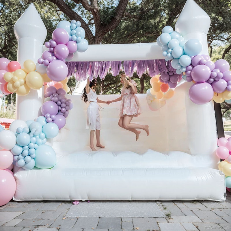 Château gonflable de 13 pi x 11,5 pi avec souffleur gonflable, décorations gonflables en PVC pour sauter, Blanc