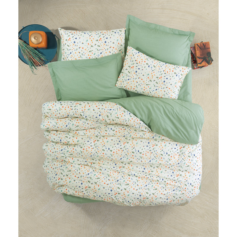 Luxury Ranforce Super King Quilt Cover Set, 100% Cotton, 102.4 x 86.6 inches | Includes 2 Pillowcases 23.6 x 23.6 inches | Pigment Printing, Machine Washable, Envelope & Button Closure | Stylish Green, White, Orange & Dark Blue Design