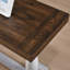 Table d'une hauteur de 30 pouces, style avec texture rustique et pieds en chêne foncé antique, hauteur de 30 pouces, conception stable