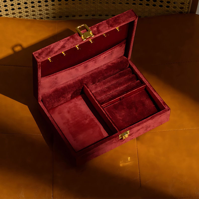 Boîte à bijoux +, Rouge