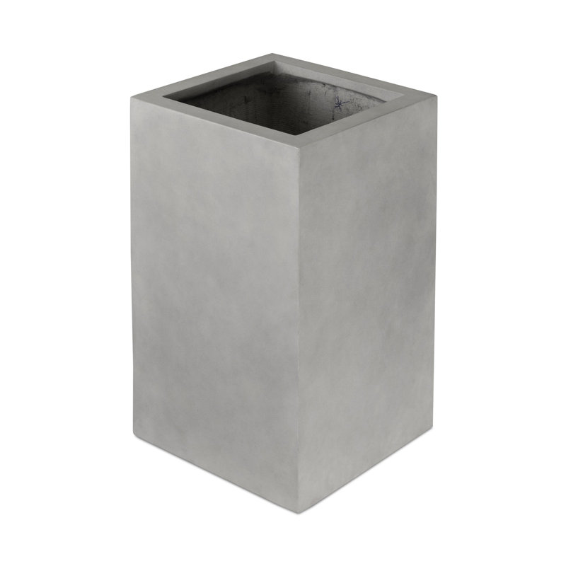 Kiro Planter, 32" H x 18" W x 18" D