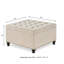 Grande table basse avec repose-pieds carré de 30 po avec pieds en bois et capitonnage avec garniture cloutée pour l'espace de vie-630433956