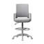 Tabouret de dessin pivotant, accoudoirs fixes, dossier en filet gris, repose-pieds chromé