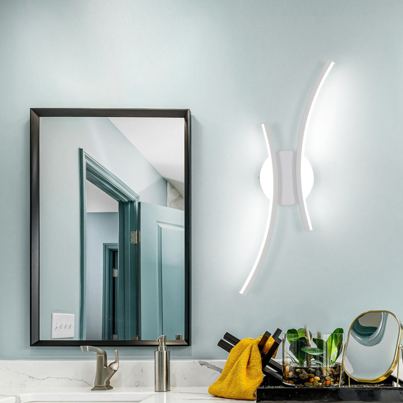 Elegant 44.5cm White LED Wall Sconce, 6500K
