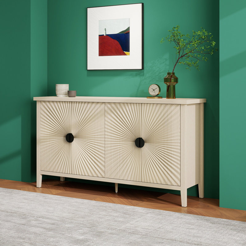 Buffet 4 portes avec panneaux 3D et tablettes réglables, bar à café moderne pour la vie, salle à manger de cuisine, texture grain de bois, demi-poignées noires exquises, structure en métal, basculement de soutien supplémentaire