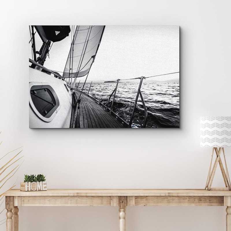 Plage côtière Vue détaillée du pont du voilier Transport Photographie océanique Froid foncé noir et blanc, H 16 po x l 24 po
