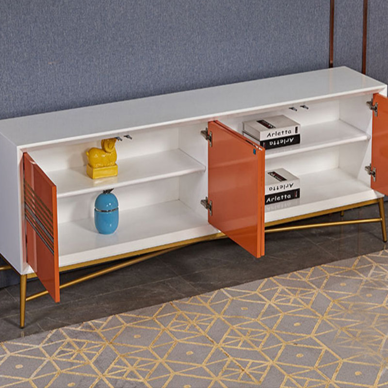 Table basse de style moderne jumelée à un meuble télé