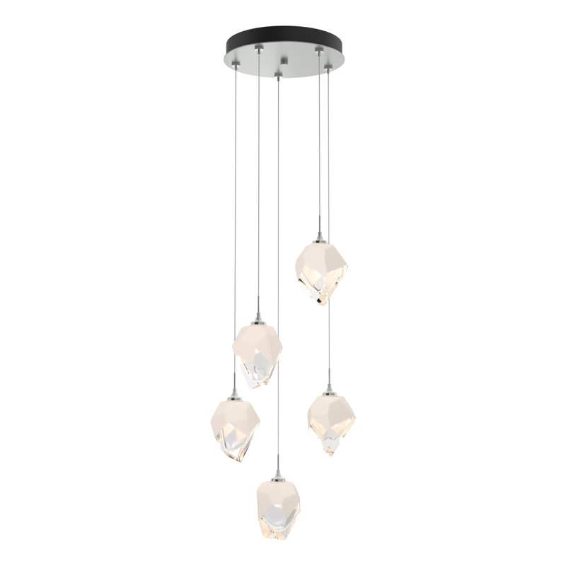Luminaire suspendu à motif géométrique Chrysalis, Blanc, H 80 po x l 15,4 po x P 15,4 po, Platine rétro