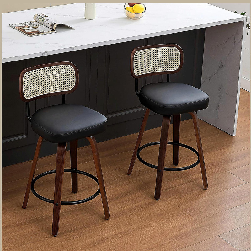 Tabourets de bar 26 po à hauteur de comptoir en rotin de 26 po avec dossier en canne et siège rembourré, tabourets de bar pivotants (noyer et noir, ensemble de 2)