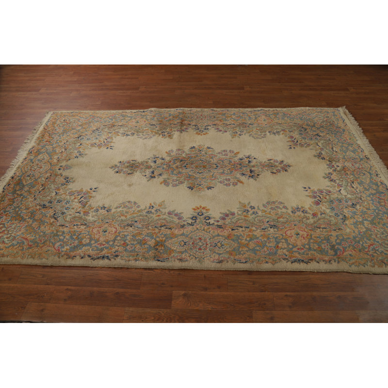 Tapis traditionnel à médaillon floral 5 x 8