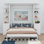 Grand lit escamotable avec bureau, tablettes ouvertes et armoire, poste de travail rabattable et tiroirs