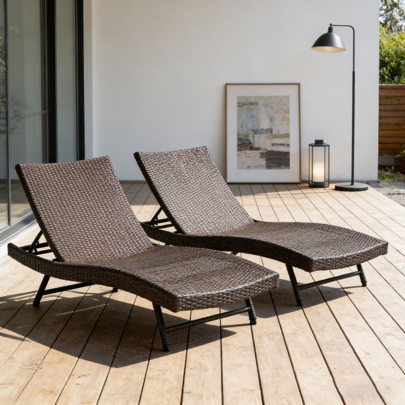 WICKER CHAISE