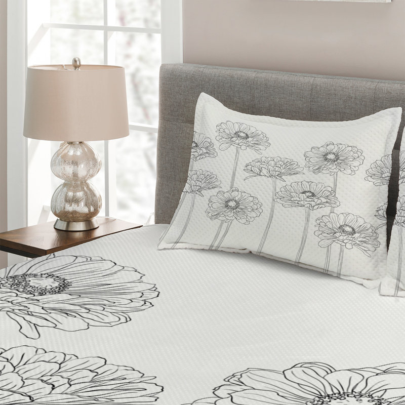 Farmhouse / Country Floral Coverlet