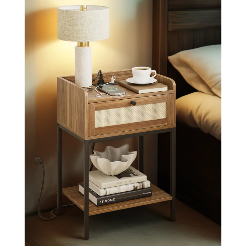 Table de chevet moderne avec station de charge et tiroir de rangement, petite table de chevet avec tablette pour la chambre à coucher et le salon