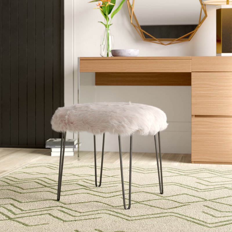 Tabouret carré en fausse fourrure gris