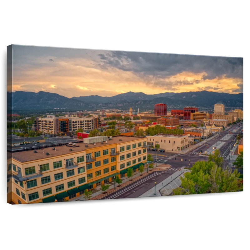 Colorado Springs au crépuscule, H 24 po x l 36 po