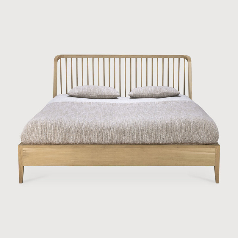 Spindle Solid Wood Bed, Queen, Oak