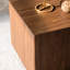 2 tables basses gigognes cubiques modernes en noyer, design grain de bois, gain de place, idéales pour les appartements, avec autocollant, parfaites pour les petits espaces