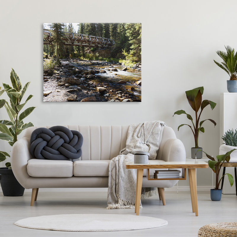 «Bridge Over Babble Brook» par Stede Bonnett, H 36 po x l 48 po x P 1,5 po, Toile tendue
