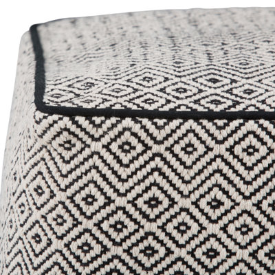 Pouf carré de 18 pouces de largeur en coton tissé à la main noir et naturel à motifs