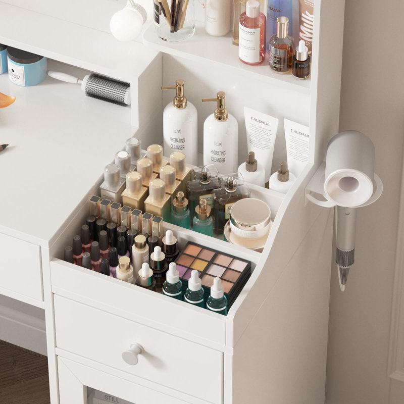 Coiffeuse Jonuz, Blanc