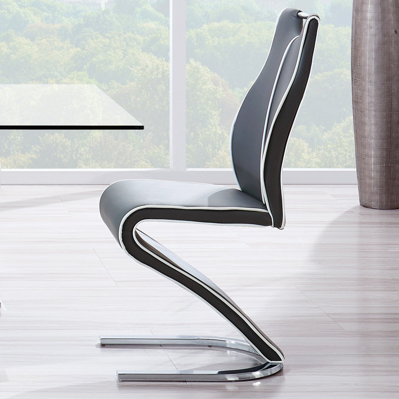 Chaise d'appoint rembourrée Ajeesh en gris