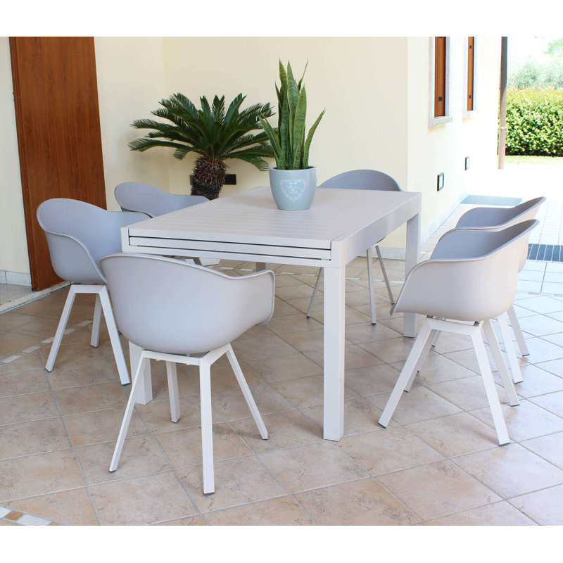Oswaldo Armchair, Turtledove