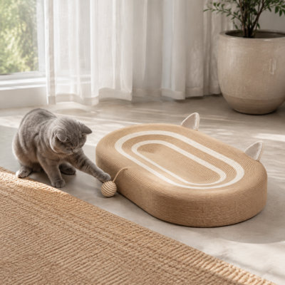 Lit-griffoir ovale en sisal pour chat avec rebord surélevé, texture tissée, motif oreilles de chat et balle interactive