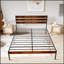 Base de lit plateforme en fer durable avec tête et pied de lit en bois rustique, parfaite pour un sommeil élégant et confortable