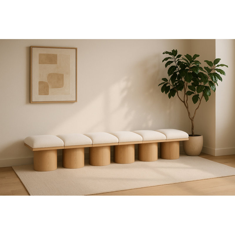 Banc rembourré Horatia, Tissu crème bouclé, Naturel, H 17,5 po x l 108 po x P 15,5 po