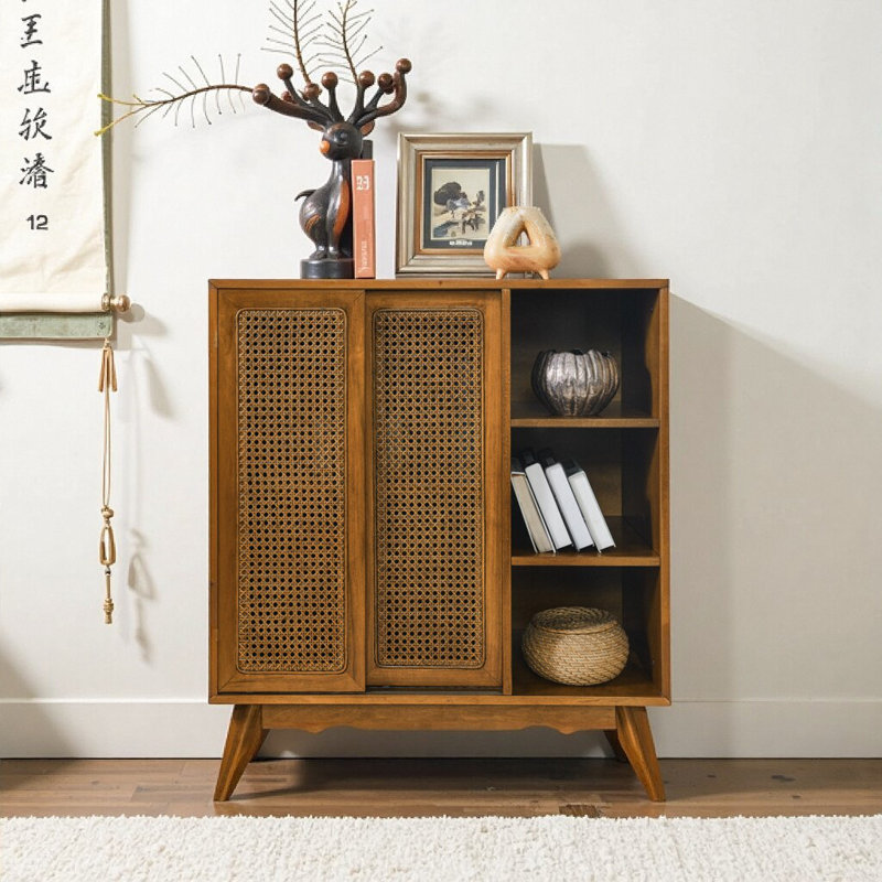 Buffet Mid-Century moderne en rotin avec tablettes réglables et pieds en bois massif, buffet en noyer clair pour l'entrée, le salon ou la salle à manger