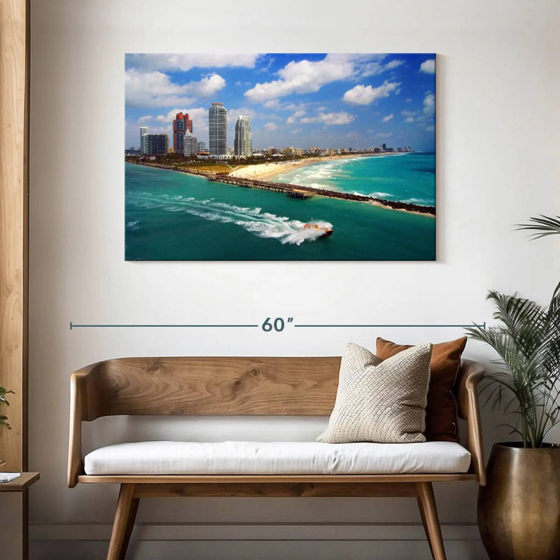 Bateau Nicci à Miami South Beach, H 30 po x l 45 po