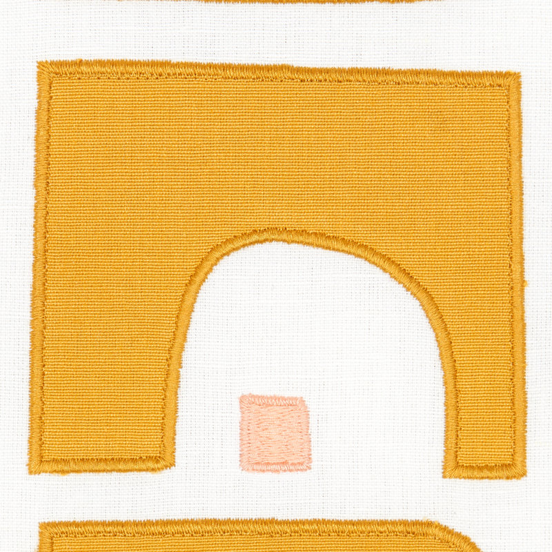 Tissu appliqué Schumacher x Hadiya Williams Den, Ocre