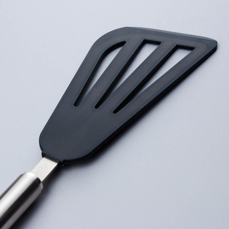 Spatule de poisson de cuisine huche
