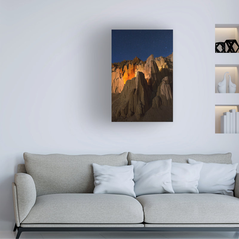 Art mural sur toile tendue - «Sunlit Rock Outcrop» par Royce Bair pour décoration de salon, de chambre à coucher ou de bureau - 22 x 32